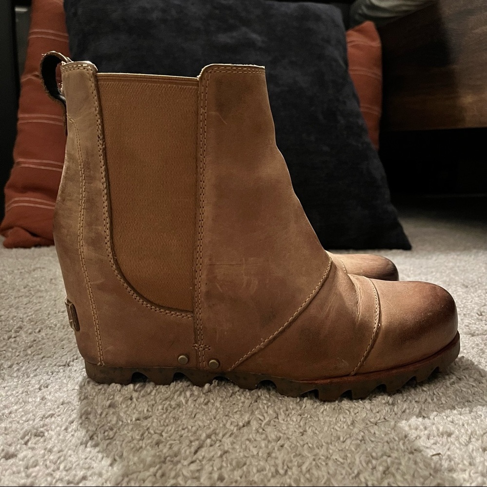 JOAN OF ARCTIC WEDGE II CHELSEA BOOTIE